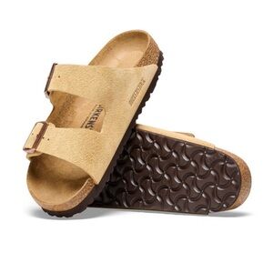 BIRKENSTOCK ARIZONA SANDALS LATTE CREAM